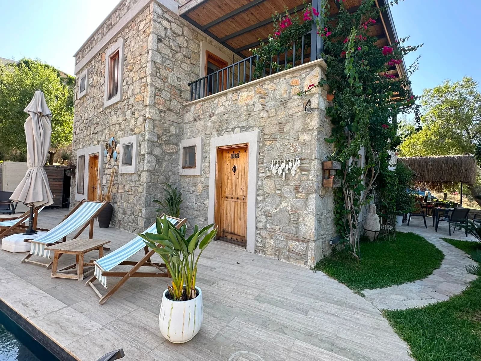 7011 Dadya Rooms